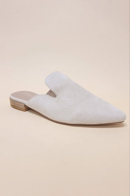 GEM-39 - POINTED TOE SLIP ON MULE FLATS